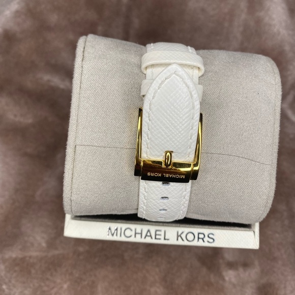 NEW~Michael Kors White Leather Watch - Picture 4 of 7
